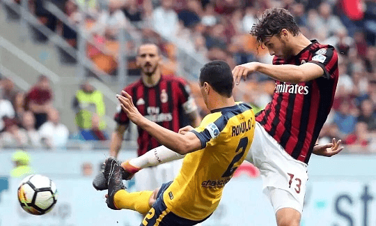 【意甲焦点】红黑军团的救命稻草！维罗纳主场沦为“提款机”，米兰剑指欧冠拒绝爆冷